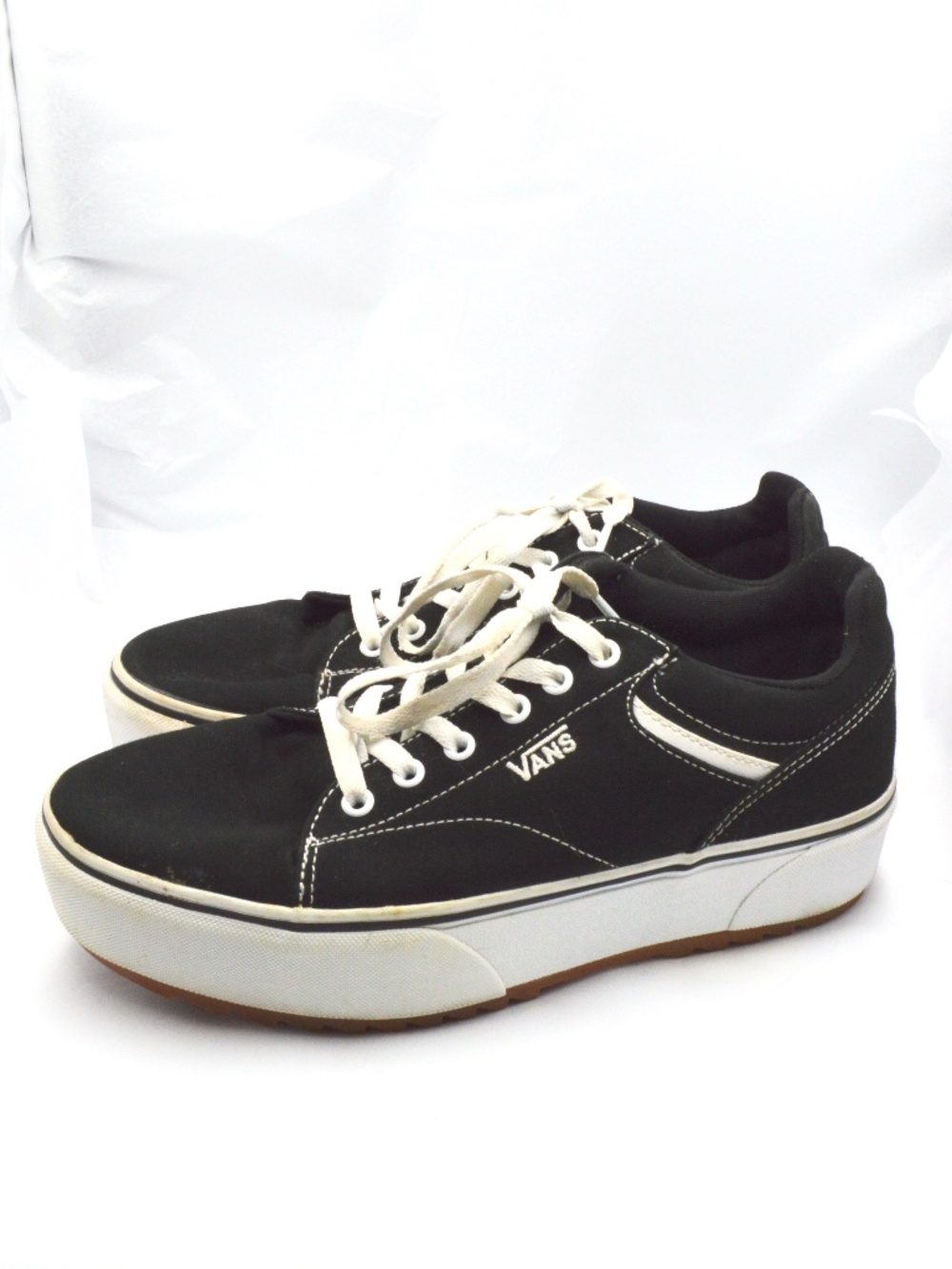 Vans Seldan Platform Sneaker Walking Shoe Black and White Woman's Size 11